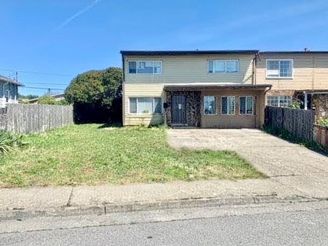 Photo - 4 bed 1.5 bath House in Richmond -- COMING SOON !!