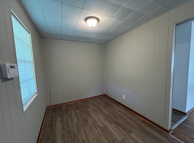 Photo - 440 Oakmont St