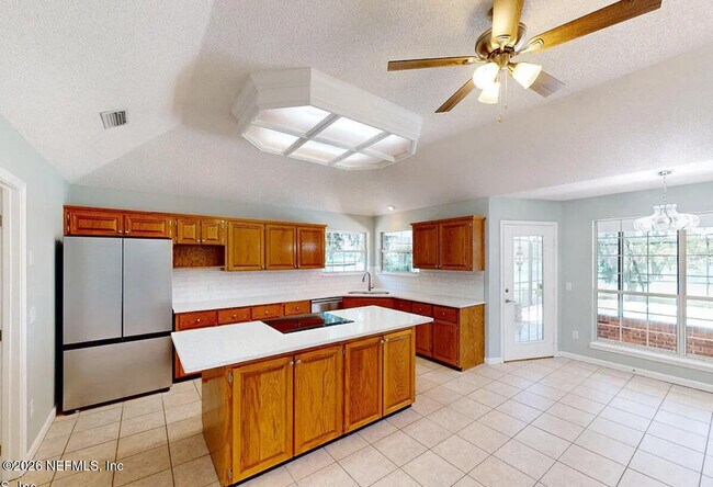 278 Bush Ct
