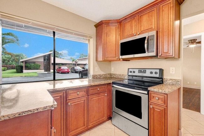 Building Photo - 166 Sparrow Dr Rental