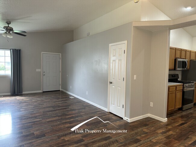 Photo - 614 Alturas St House