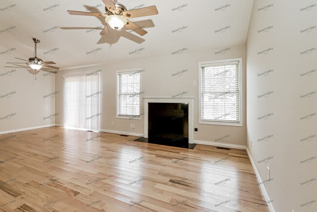 Photo - 3305 Tatum Ln