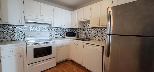 Photo - 1300 NE Miami Gardens Dr Unit 819E