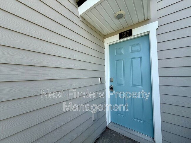 Photo - 137 Sage Br St