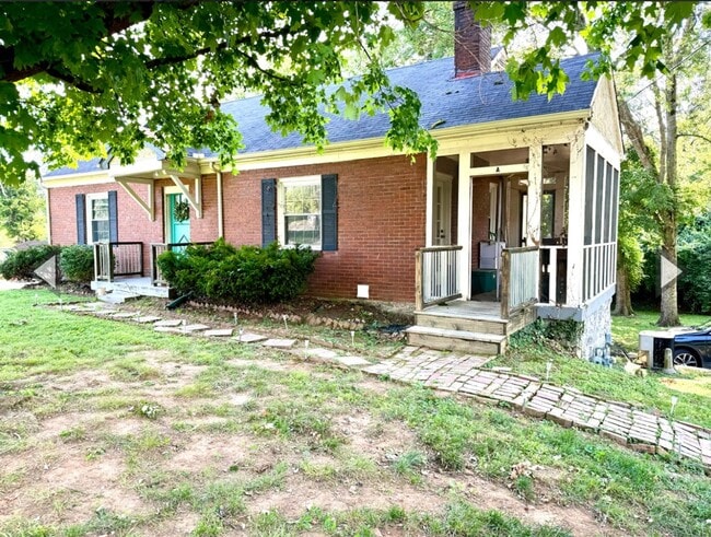 Inglewood 1 Bedroom Upstairs Apartment $11... - Inglewood 1 Bedroom Upstairs Apartment $11...