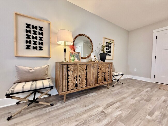 Photo - New 5BR Retreat With Hot Tub 2 Living Areas WC, OH