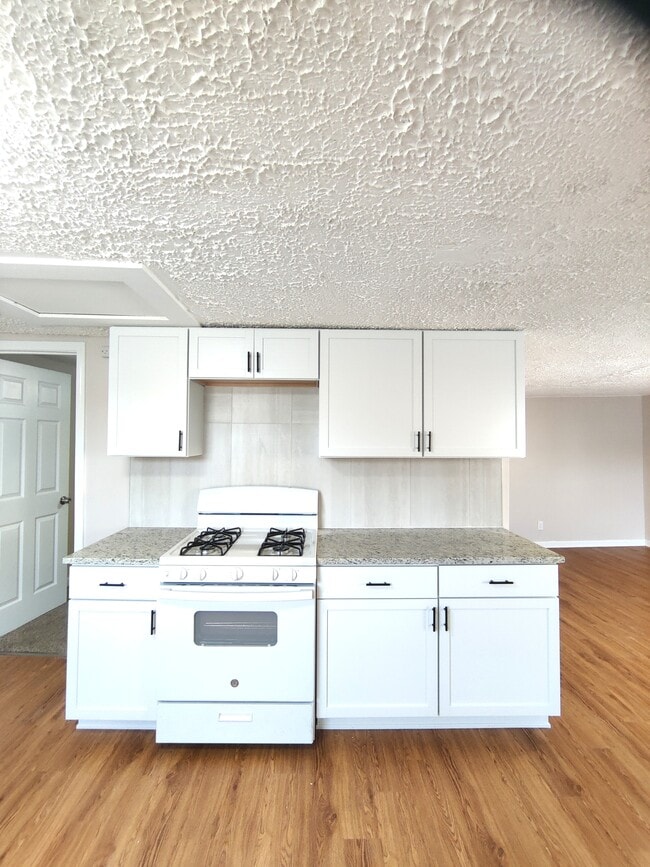 Photo - 31 E Church St