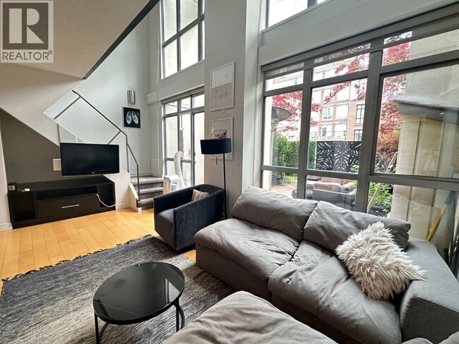 Photo - 1238 Richards St