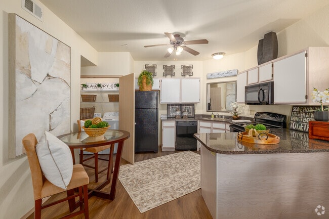 Custom Deluxe III 2BR, 2BA - 1,093SF - Kitchen