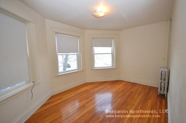 Photo - 1350 Comm.Ave. Unit 8 Unidad 8