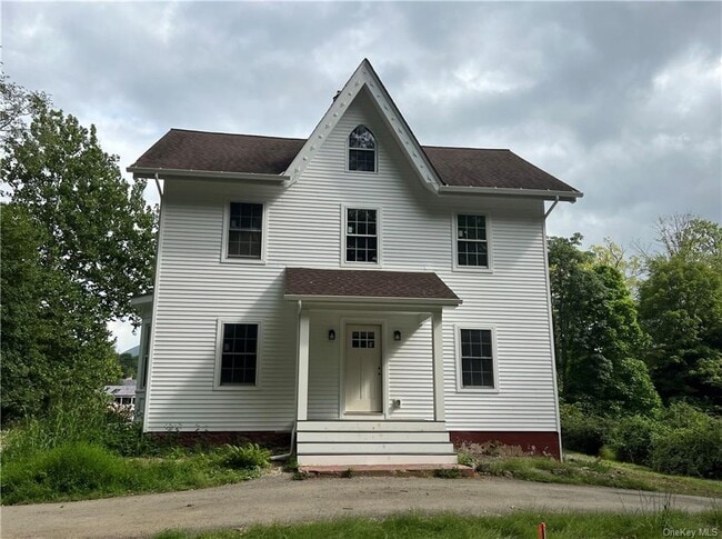 147 Main St  