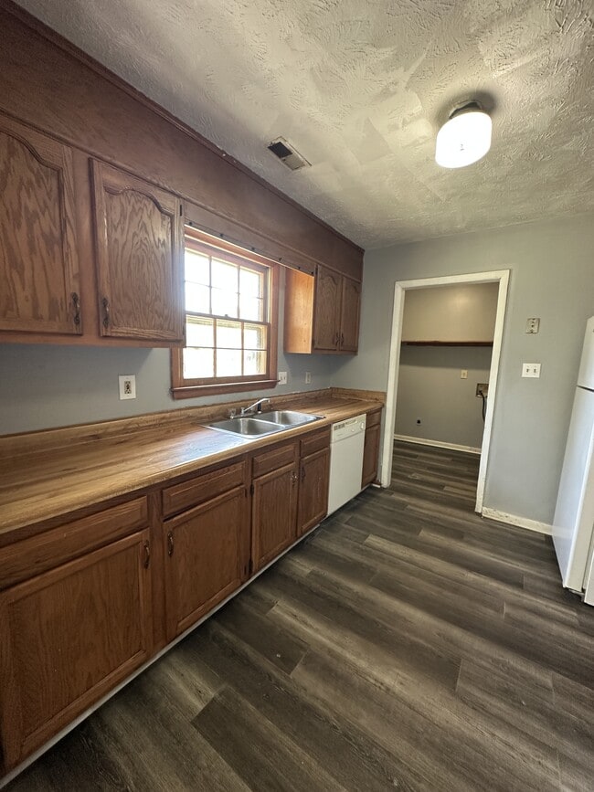 Photo - 7882 Uriah Dr