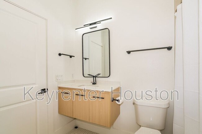 Photo - 231 Grace St