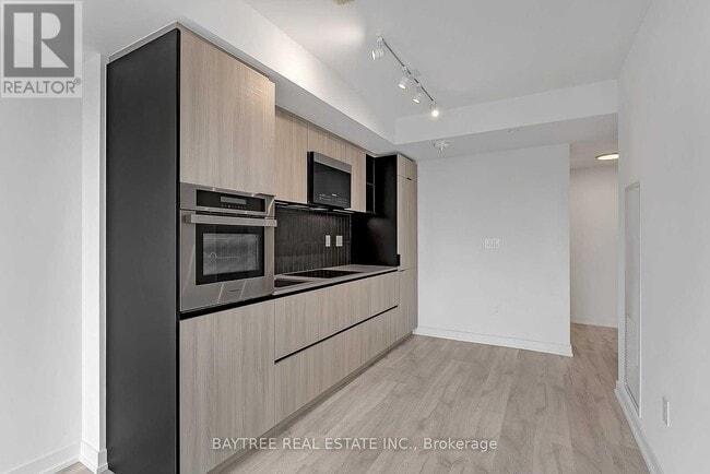 Photo - 2 Augusta Ave Unit 808