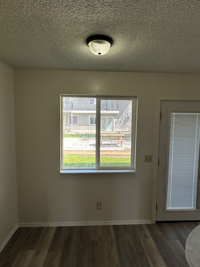 Photo - 624 Berrydale Ave Unidad 24