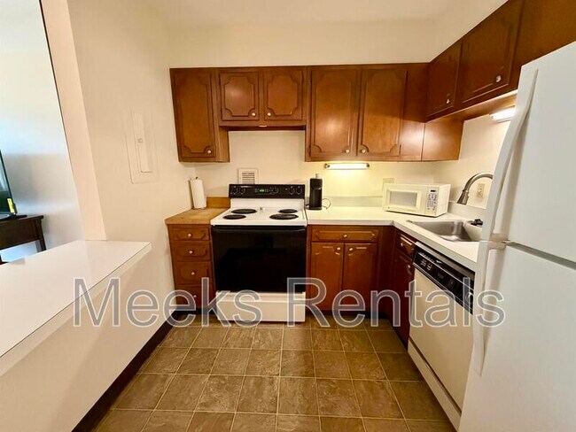 Photo - 1800 Roundhill Rd