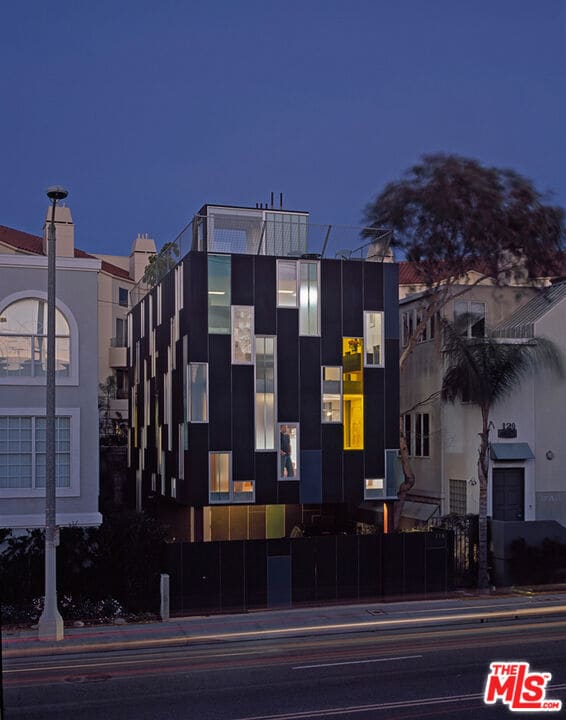 Building Photo - 116 Pacific Ave