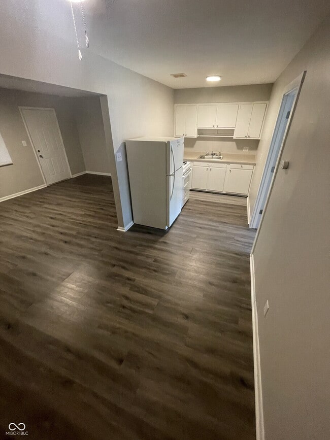 Photo - 135 W Hendricks St Unit 8