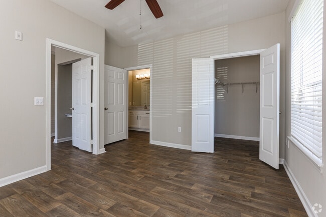 1 BR, 1 BA - 733 PIES2 - Discovery at West Road