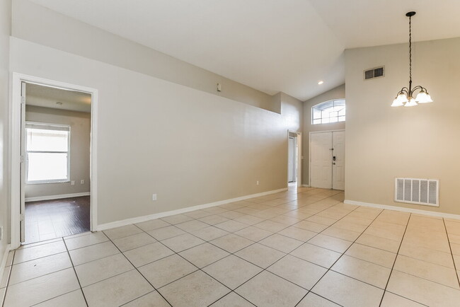 Photo - 11001 Siting Pl