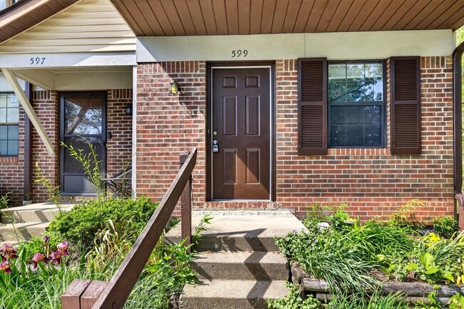 Photo - 599 E Graham Pl