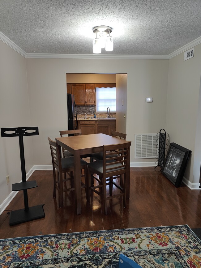 Dining - 315 McBrien Rd