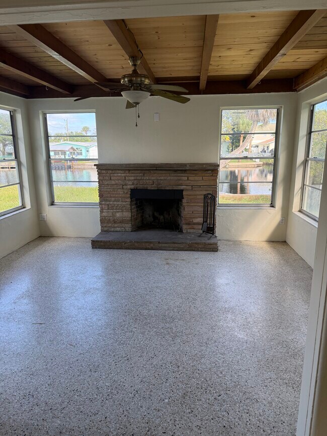 Photo - 108 Lantana Ave