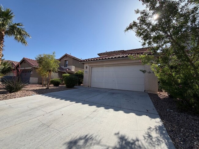 Building Photo - Great Upgraded SFH in Southern Highlands
