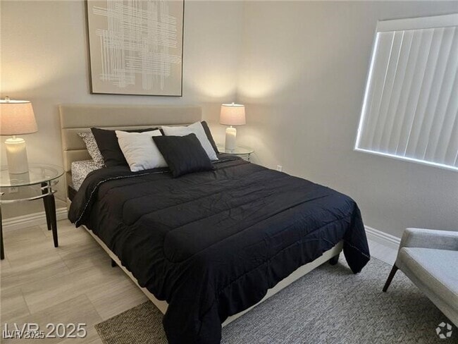 Building Photo - 950 Seven Hills Dr Unit 2313 Rental
