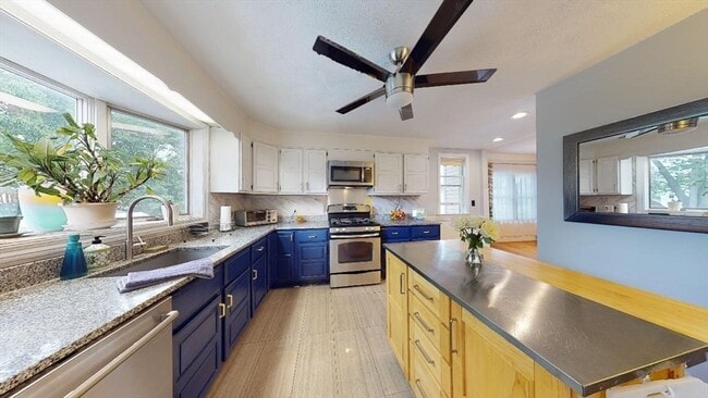 Building Photo - 54 Sheridan Ave Unit 2R