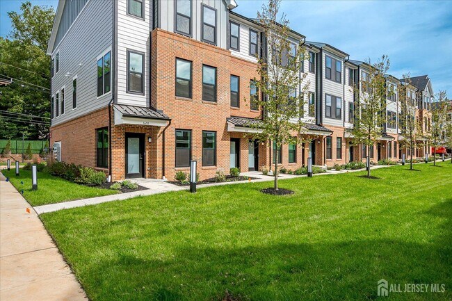 Photo - 624 Sadie Cir