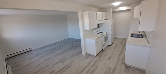 Building Photo - 4507-144 44 Ave Unit 101