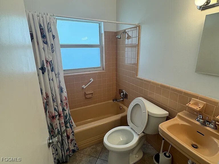 Photo - 4956 Viceroy St