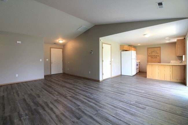 Photo - 3 Bedrooms, 2 Bath Home in West Pasco