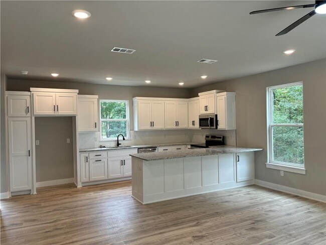 7 Prestwick Ln