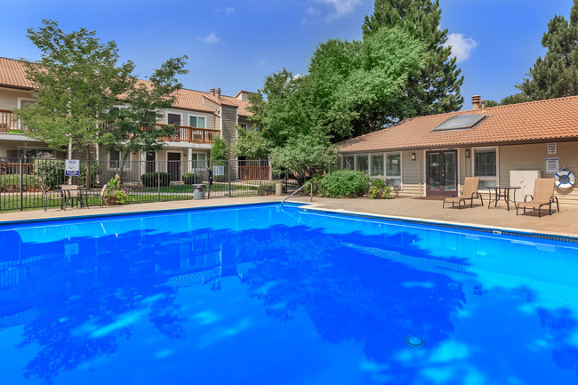 Knollwood - Knollwood Apartments