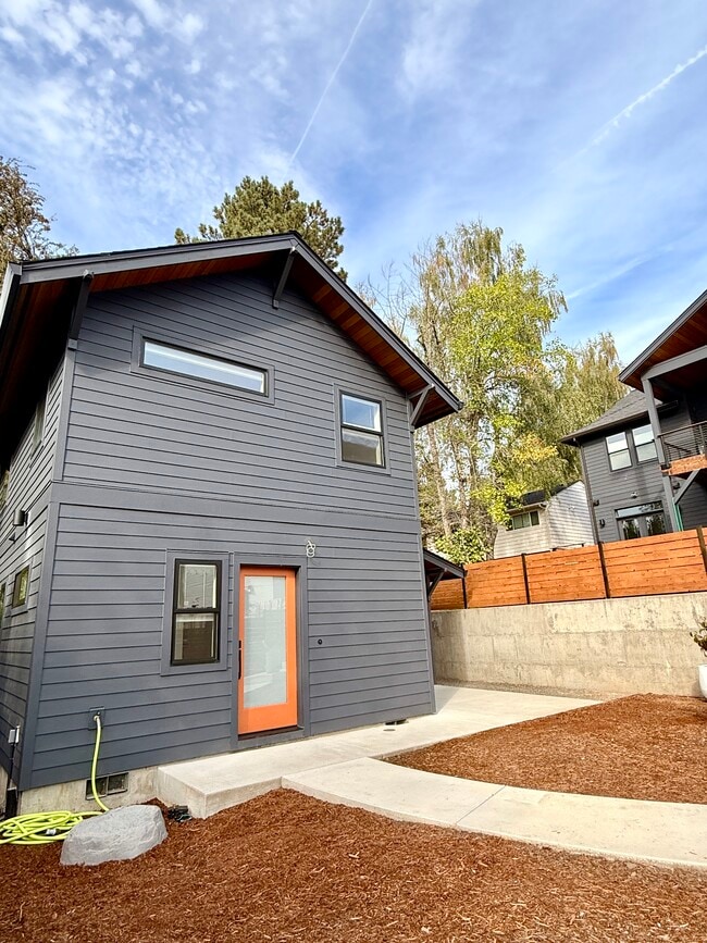 Full house - 7419 SW 36th Ave