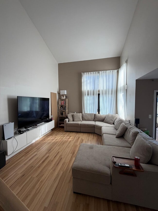 Photo - 15 Constitution Ct