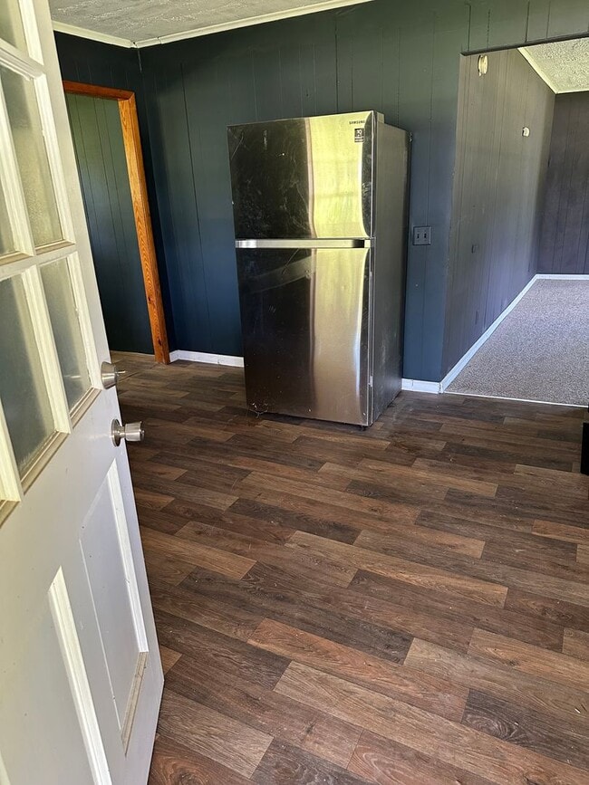 Photo - 19465 Mobile Rd