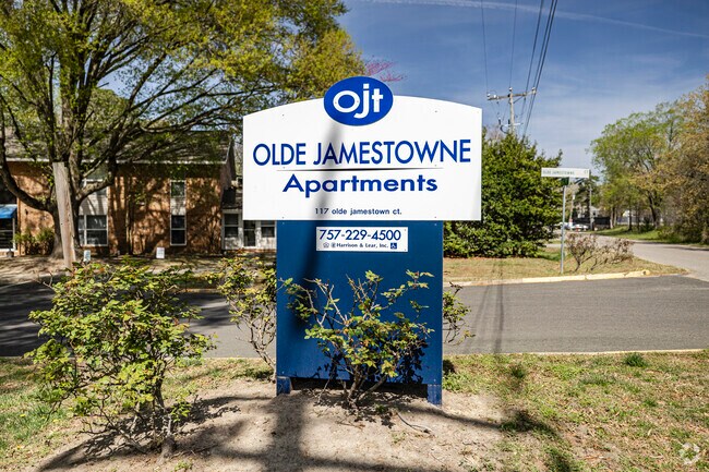 Olde Jamestowne Apartments