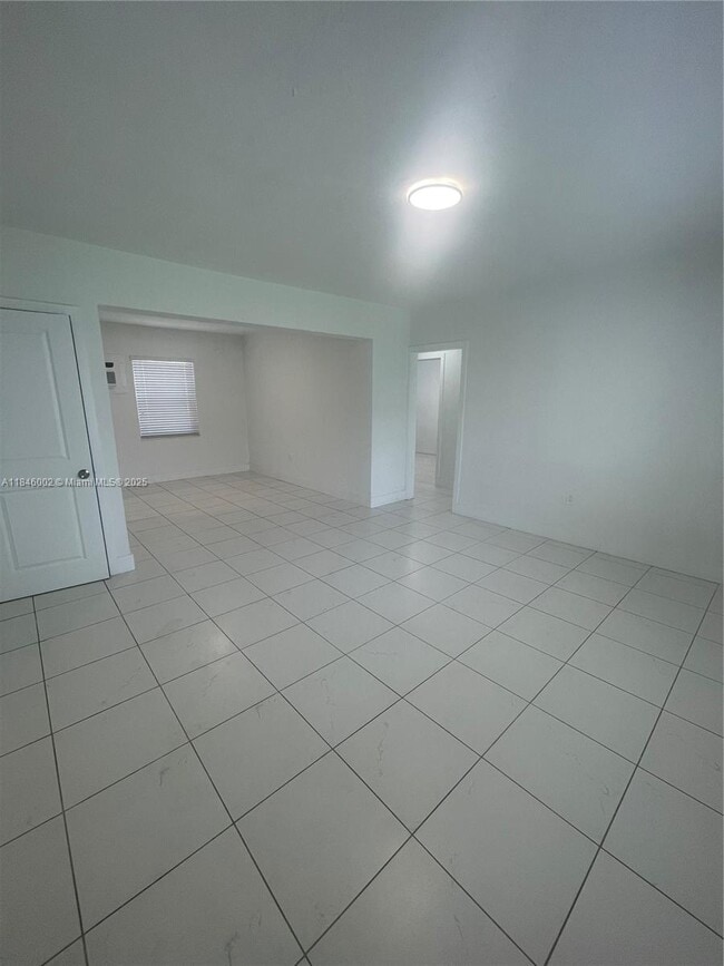 Photo - 553 SW 7th St Apartment Unit 2
