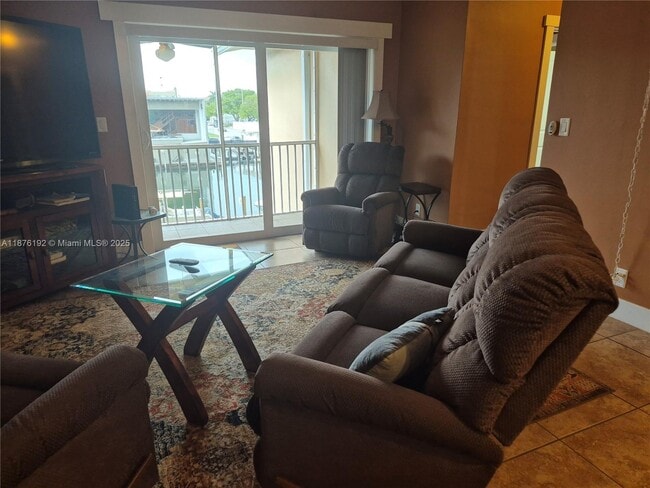 Photo - 1510 SE 15th St Unidad 305