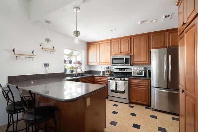Cozy 3-Bedroom Home Just Walking Distance ... - Cozy 3-Bedroom Home Just Walking Distance ...