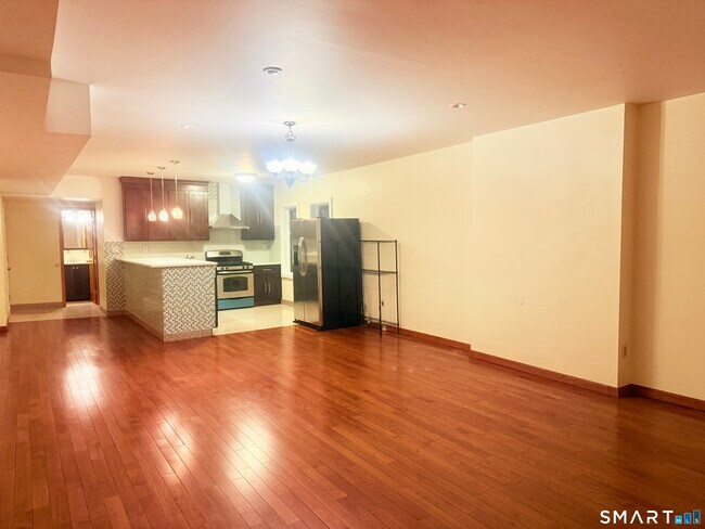 Photo - 7 Elm St Unit 3 FL