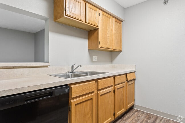 2BR, 1BA - 860SF - Kitchen
