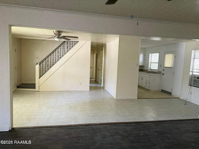 Photo - 111 Racine Dr