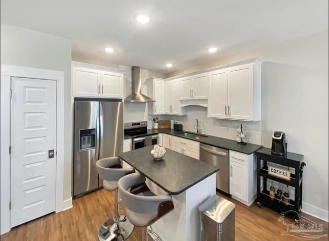 Photo - 218 N De Villiers St