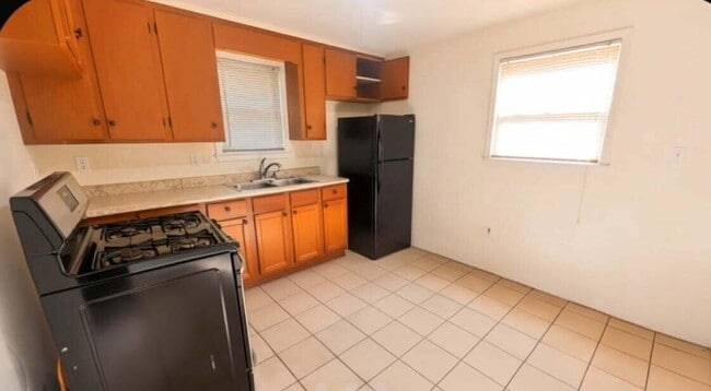 Photo - 5693 N 36th St