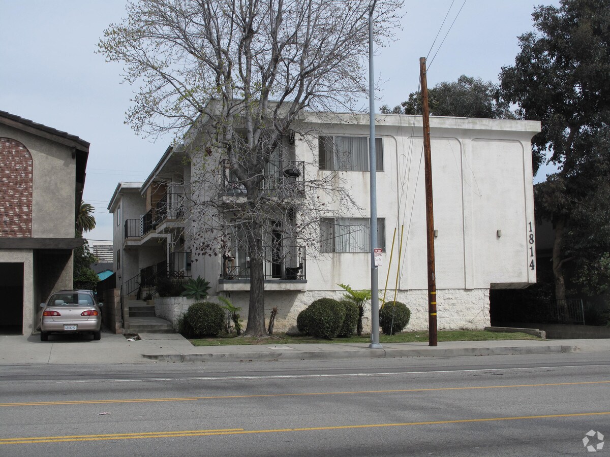 Photo - 1814 S Bundy Dr Apartments
