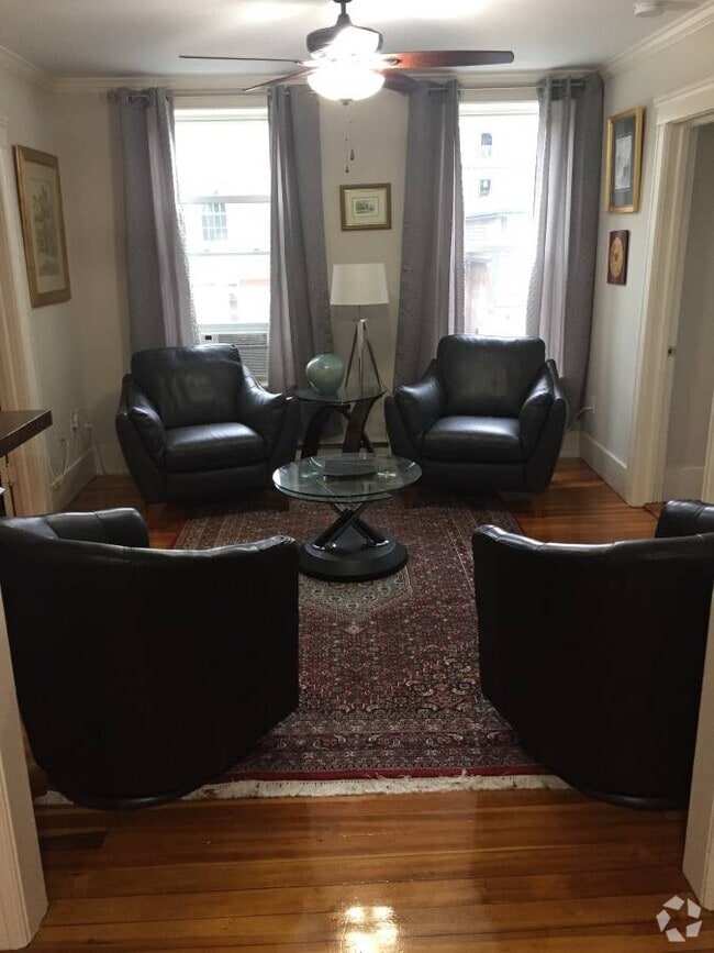 Building Photo - 263 Pleasant St Unit #1 Rental